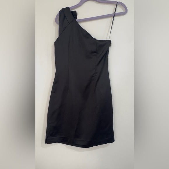 Armani Exchange. Elegant Black One-Shoulder Dress - Picture 4 of 8
